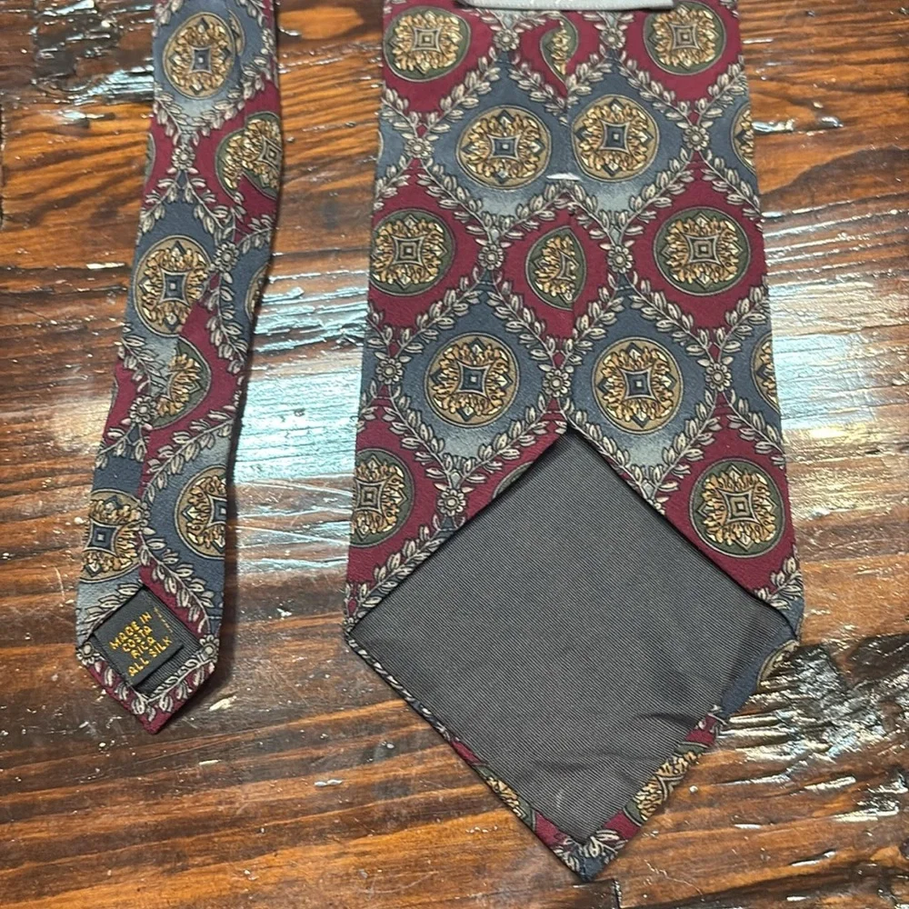 Lord & Taylor‎ Silk Neck Tie